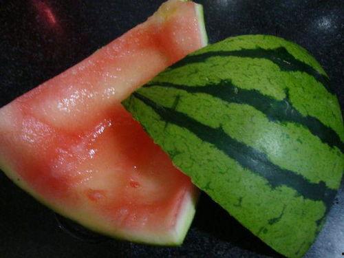 杏能和鸡瓜在一起吃吗,杏与鸡瓜的食用搭配探讨