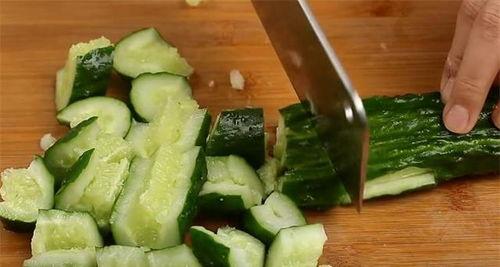 围炉吃瓜怎样解释,冬日里的闲适时光与人间烟火