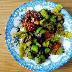 郫县豆瓣吃瓜,舌尖上的川味秘籍，吃瓜群众的味蕾盛宴